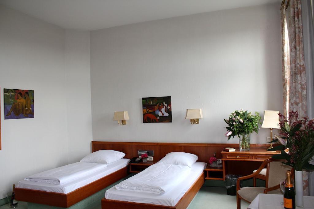 บูทิก โฮเต็ล โครเนอ มึนเชิน Hotel มิวนิก ภายนอก รูปภาพ